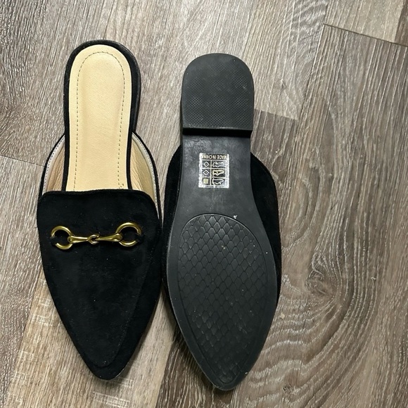 Women’s Black Velvet Mule With Gold Detail Size 7 - Picture 3 of 3